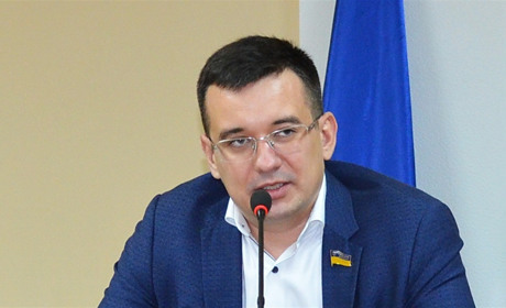 Народний депутат Максим Зуєв зустрівся з виборцями Корюківщини. На що скаржились люди?