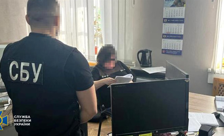 Судитимуть переселенку із Донеччини, яка "зливала" ворогу розвідданих про ЗСУ на Житомирщині