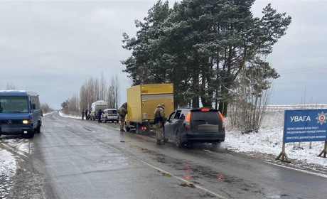 На території Вараського району функціонує поліцейський мобільний блокпост