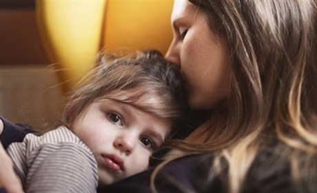 Опорний дорослий для дитини: хто це та яка його роль під час війни