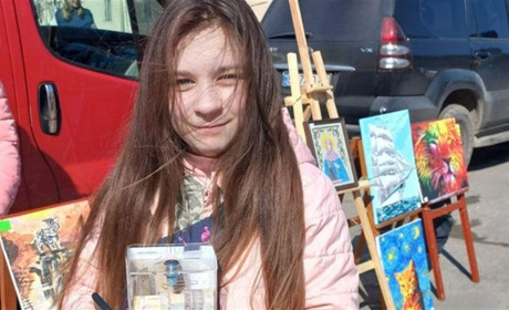 Поліна з Харківщини продає власні картини для ЗСУ на Сарненщині