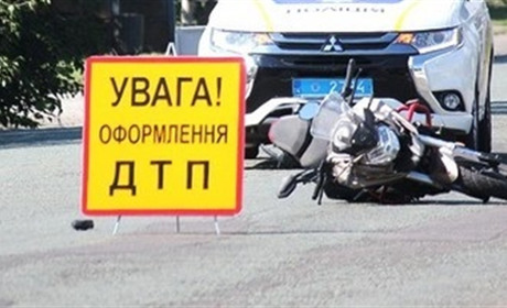 Через туман мотоцикліст у Великих Цепцевичах врізався в дерево