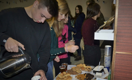 «Крокодил», «Alias» та пісні під гітару: так пройшов музичний вечір у клубі «YoungHub»