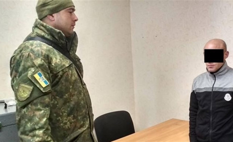 Представився лікарем і взяв гроші: у Попасній шахрай обікрав пенсіонерку