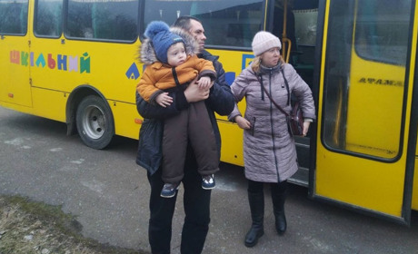 На Звягельщину прибули переселенці з Донецької області, серед яких 9 дітей