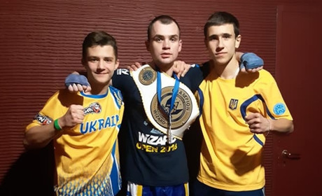 Два золота и одну бронзу привезли торецкие кикбоксеры из Киева