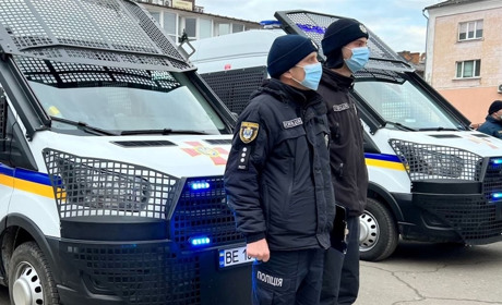 Первомайськ під посиленою охороною: вулиці патрулюють поліція та Нацгвардія
