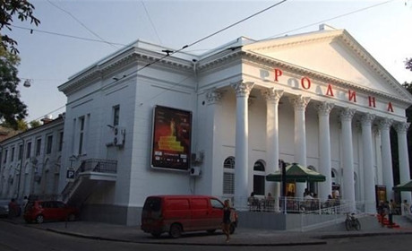 Біля кінотеатру «Родина» в Одесі на кілька місяців перекриють проїзд: зміняться маршрути автобусів