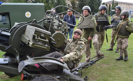 У Чорткові на базі військової частини проходив збір резервістів району
