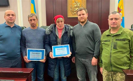 Дві родини з Бишева, що постраждали внаслідок бойових дій, отримали ключі від нових квартир