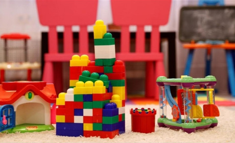 Детские игрушки: правила выбора и безопасность для детей