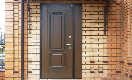 Вхідні двері в приватний будинок: на що звернути увагу