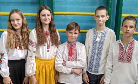 Свято осені та благодійний ярмарок: у Гайшинській гімназії зібрали кошти для захисників України