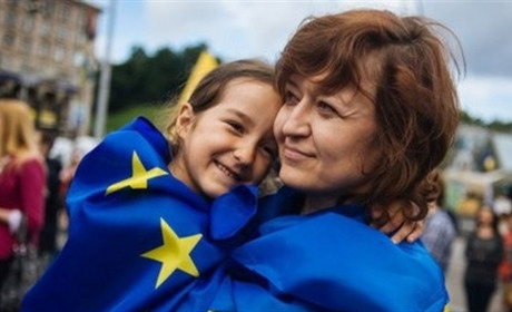 Саміт ЄС погодив статус кандидатів для України та Молдови
