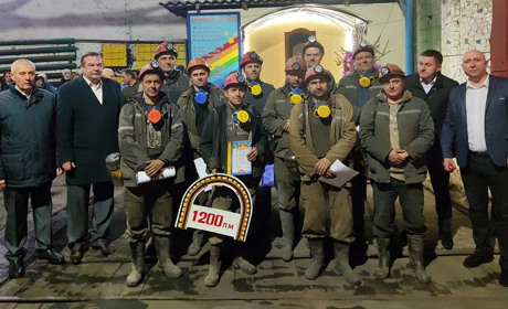 Шахта "Відродження" достроково виконала план із проходження гірничих виробок – пройдено 1200 метрів