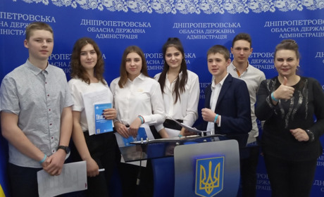 Петропавлівські учні відвідали у Дніпрі стратегічну сесію "Тиждень"