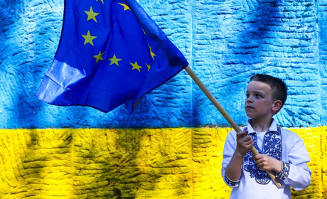 Україна — кандидат в ЄС, ЗСУ відбили штурм під Сєверодонецьком: головне на ранок 24 червня