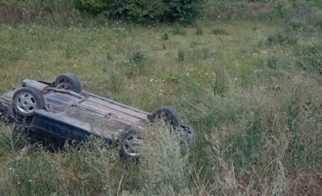 Авто з'їхало в кювет і перекинулося. Постраждали жителі Студениківської громади