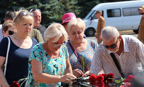 Повернувся додому на щиті: у Південноукраїнську провели в останню путь Олександра Нестеренка