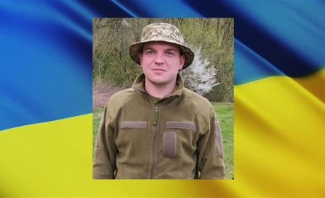 Російський окупант обірвав його життя у 35. Нетішин віддав останню шану Герою Федору Воробйову