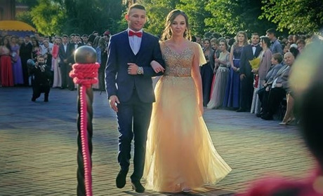 «Колір настрою червоний» – у Жмеринці відбудеться феєрична вечірка для випускників