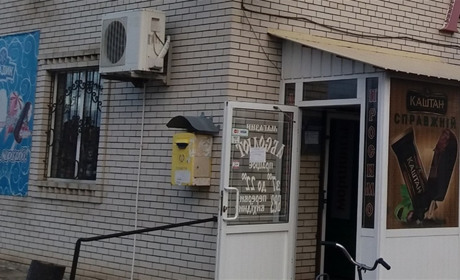 Минулої ночі у Сватовому грабували магазин. Господар сам затримав крадіїв