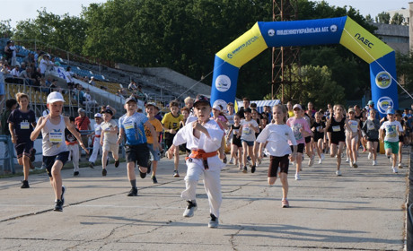 «Енергодар – це Україна»: південноукраїнські атомники провели забіг на підтримку окупованого міста