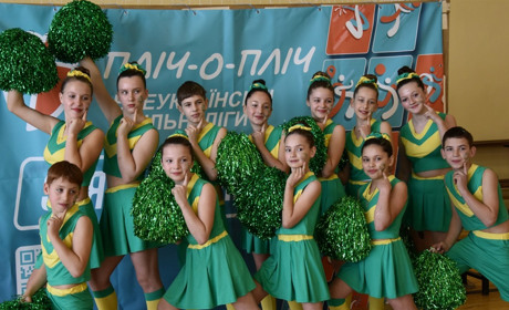 Фінальні змагання з черлідингу: на Звягельщині визнали трійку кращих команд району