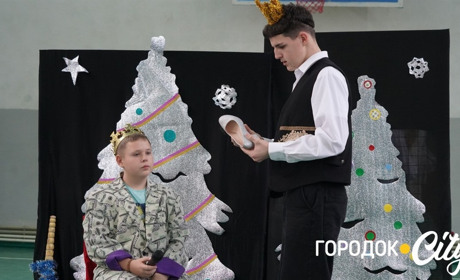 «Попелюшка» по-новому: учні Городоцького ліцею №1 презентували новорічний мюзикл