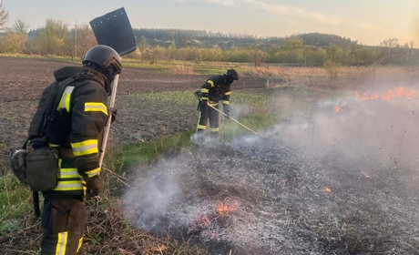 На Великобурлуччині рятувальники ліквідовують наслідки обстрілів