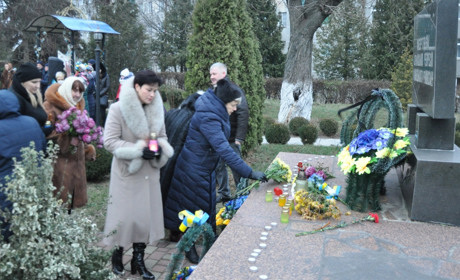 Фоторепортаж: Поминальні заходи жертвам голодомору провели у Кременці