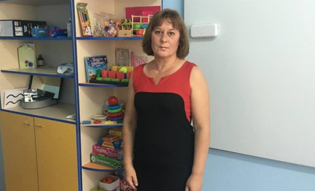 «Спілкуватися з дитиною потрібно з народження». Фахівчиня вчить дітей правильно розмовляти