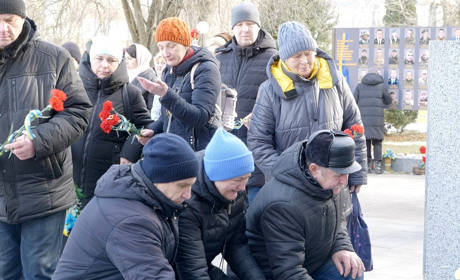 Шосткинці вшанували пам'ять Героїв Небесної Сотні і всіх, хто поклав життя за свободу України