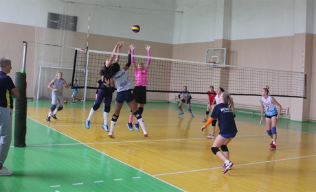  У Калинівці волейбольна збірна України U-17 готується до Європейського олімпійського фестивалю
