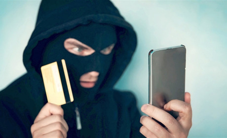 Шахраї спустошили картку жительки Ворожби на 15 тисяч гривень