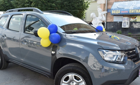 У Звягелі придбали кросовер "Renault Duster" для Центру первинної медико-санітарної допомоги