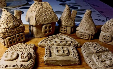 Гончарство на благодійність: історія родини Бикових з Нікополя, яка виготовляє керамічний посуд