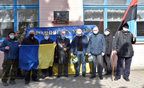 Україна починається з тебе: у Жмеринці вшанували пам’ять борця за незалежність В’ячеслава Чорновола