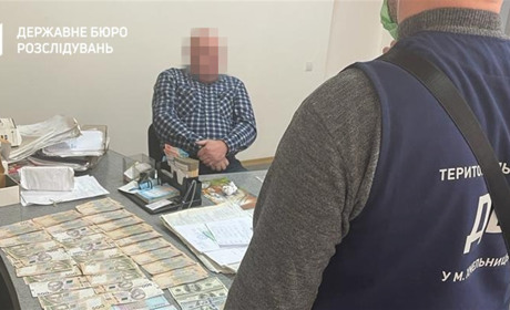 ДБР проводить слідчі дії у справі незаконного видобутку піску поблизу Хмельницької АЕС