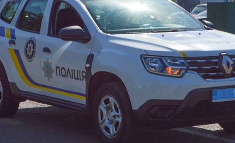 У селі на Переяславщині 52-річна жінка отримала опіки під час гасіння пожежі: хроніка поліції