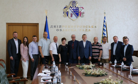 Програма USAID DOBRE підписала меморандум про співпрацю із Дніпропетровською облрадою