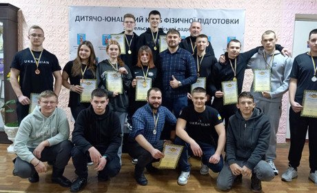 Відкрита першість ДЮКФП з багатоповторного жиму у Звягелі: хто зайняв призові місця