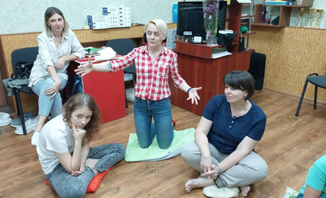 Дитина змінюється за допомогою системної роботи спеціалістів: проєкт для ВПО у Первомайську триває