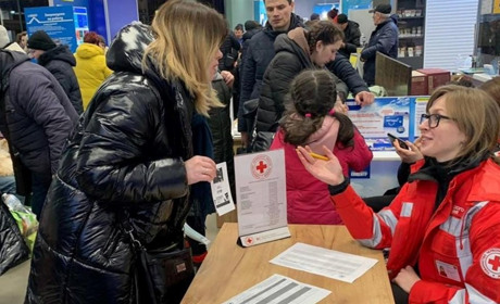 Червоний Хрест видає продуктові ваучери для ВПО: категорії