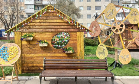Святковий Чортків збагатився цікавими великодніми інсталяціями