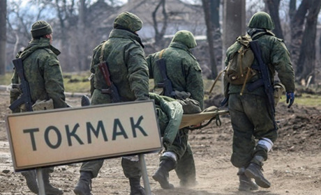 У Токмаку окупанти почали вивозити сім'ї, закривають навчальні заклади і магазини