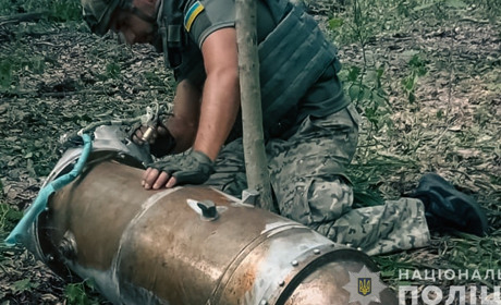 На прикордонні Сумщині вибухотехніки поліції знищили бойову частину російської ракети Х-59