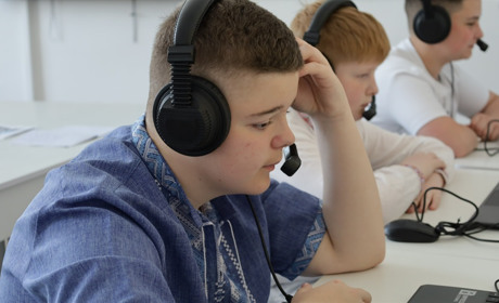 У Жмеринському ліцеї №2 облаштували лінгафонний кабінет: переваги для учнів та викладачів