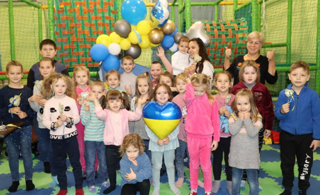 Серденька з сіна та запуск прапору з побажаннями в небо: в Ігроленді – благодійна акція (ВІДЕО)