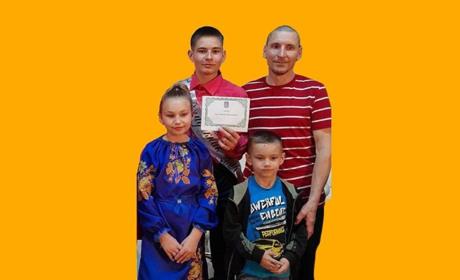 Танцювальна та співуча родина Зіміних з Макарихи: як багатодітний батько розвиває таланти дітей